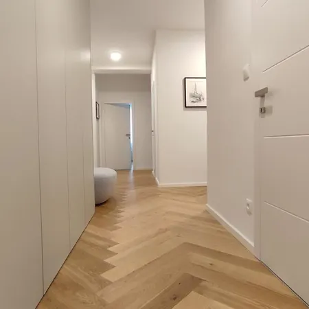 Oldtown 130m2 ,60m2 Terrace And 2 Bathrooms Apartment Pressburg