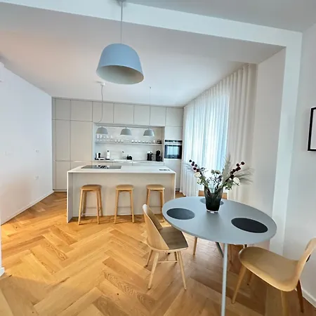 Oldtown 130m2 ,60m2 Terrace And 2 Bathrooms Pozsony