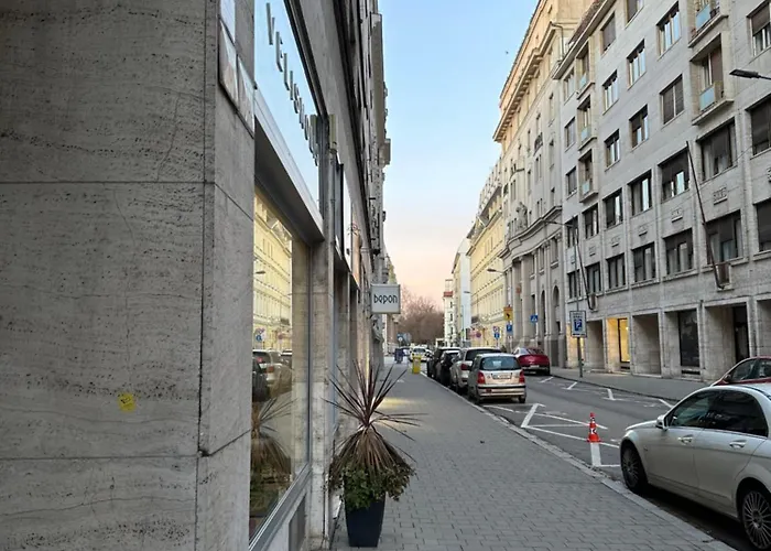 Oldtown 130m2 ,60m2 Terrace And 2 Bathrooms Appartement Bratislava