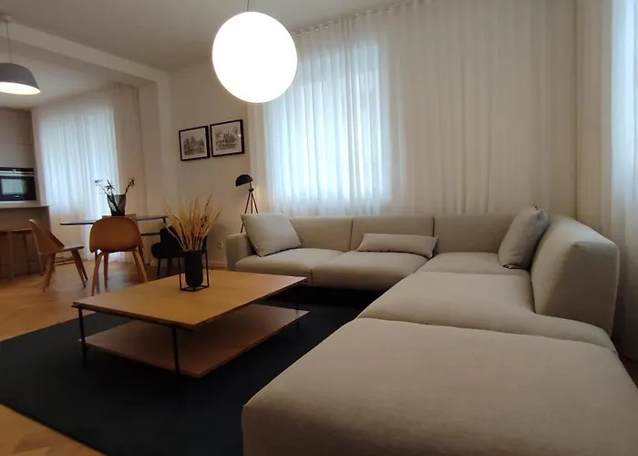 Oldtown 130m2 ,60m2 Terrace And 2 Bathrooms Appartamento