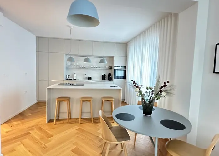 Oldtown 130m2 ,60m2 Terrace And 2 Bathrooms براتسيلافا