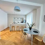 Oldtown 130m2 ,60m2 Terrace And 2 Bathrooms Bratislava